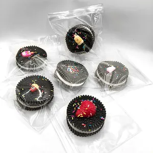Realistisches Squishy-Fidget-Spielzeug im Oreo-Stil mit verschiedenen Lebensmittel-Charms