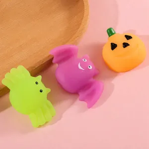 Detail von Halloween Squishy Spielzeug mit Kürbis Fledermaus und Spinne Antistress