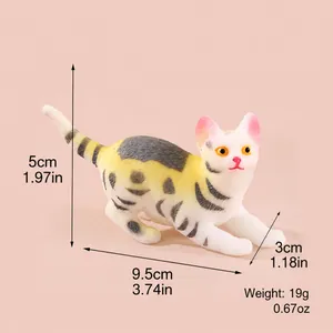 Vista dettagliata del gioco antistress a forma di gatto con misure di peso e dimensioni.