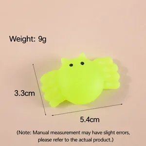 Details eines grünen Spinnen-Squishy-Spielzeugs mit 5,4 cm Breite und 9g Gewicht