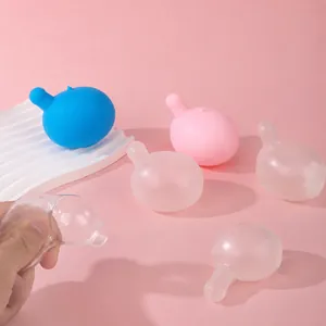 Gedetailleerde weergave van gekleurde en transparante siliconen bellenblaasjes voor DIY