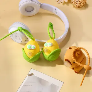 Vista detallada de juguetes antiestrés creativos con forma de Capibara y maíz con correas