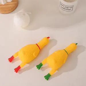 Twee grappige gele schreeuwende kip squishy speelgoed voor creatieve ontspanning