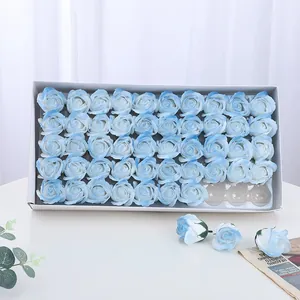 Scatola da 50 teste di rose di sapone sfumate blu per matrimoni e composizioni