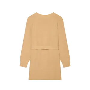 Vue arrière détaillée d'un cardigan chic en maille côtelée beige avec ceinture.