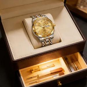 Orologio al quarzo di lusso da uomo con diamanti e doppio calendario in scatola