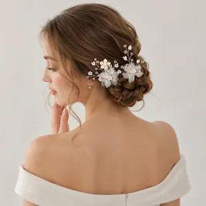 Elegantes horquillas de flores con perlas para peinados de novia y estilo vintage