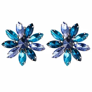 Elegante haarspelden met blauwe en paarse strass bloemen voor dames party kapsels