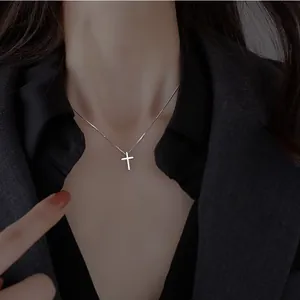 Elegant minimalist s925 sterling silver cross pendant necklace with a sleek box chain