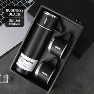 Matt schwares Vakuum-Isolierflaschen-Geschenkset mit 500ml Flasche und zwei Bechern