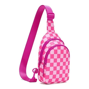 Zaino monospalla in nylon a scacchi rosa con doppi scomparti a cerniera per lo sport