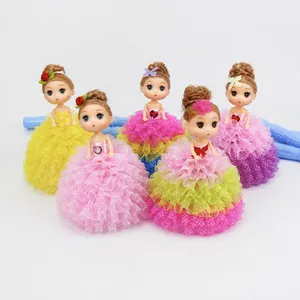 Juego de cinco muñecas luminosas de colores con vestidos de tul a capas y accesorios