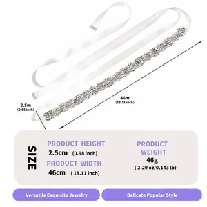Détails d'une ceinture de mariée élégante en strass avec dimensions et poids