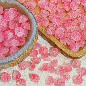 Detailansicht von rosa Glasperlen in Blumenform für DIY-Schmuck, 10x6mm Größe