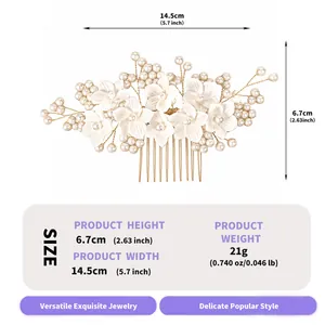 Vue détaillée montrant les dimensions et le poids du peigne à fleurs et perles.