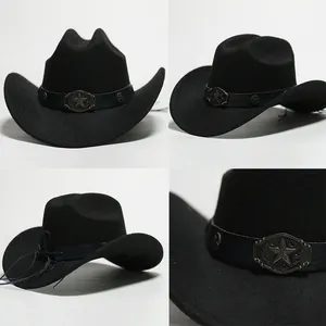 Vista dettagliata di un cappello da cowboy in feltro nero con fibbia decorativa.