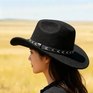 Cappello da cowboy classico in feltro di lana nero con tesa ricurva e fascia ricamata