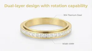Vue détaillée de la bague rotative en acier titane 304 doré avec oxydes de zirconium