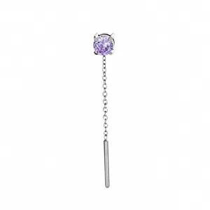 Orecchino a catena in acciaio al titanio con zircone viola da 4 mm a griffe