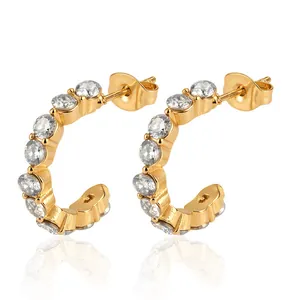 Élégantes boucles d'oreilles créoles en C plaquées or 18 carats avec zircone cubique