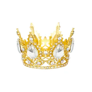 Elegante corona de aleación dorada con cristales blancos para decorar pasteles.