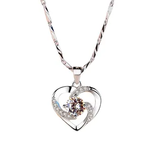 Collier pendentif cœur en argent S925 élégant avec pierre centrale en zircone cubique
