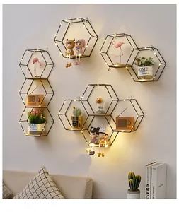 Mensole esagonali da parete in metallo con base in legno e luci LED decorative calde