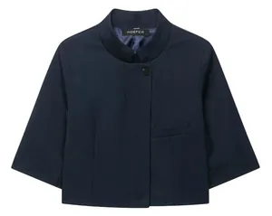 Vista frontale dettagliata di un blazer corto blu navy a maniche corte con collo coreano