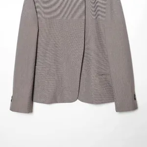 Stilvolle graue Freizeit-Blazer-Jacke mit Stehkragen und asymmetrischer Frontansicht
