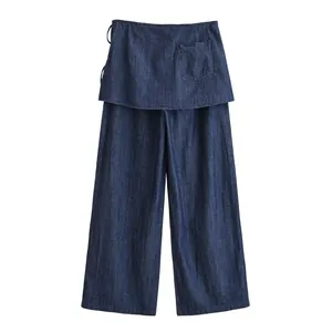 Donkerblauwe denim wijde pijpen broek met een uniek en stijlvol wikkelrok-overlay-ontwerp