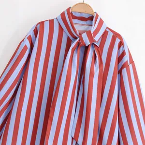 Elegante blusa de rayas holgada para mujer con cuello de lazo en color rojo y azul claro