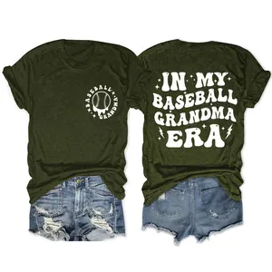 Damen T-Shirt in Olivgrün mit weißem In My Baseball Grandma Era Aufdruck, Retro-Stil.