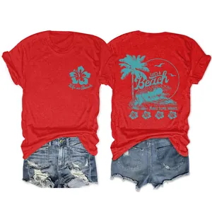 Vue avant et arrière du t-shirt rouge avec imprimé 'Life's a Beach' et short en jean