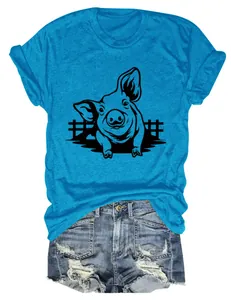 T-shirt azzurra casual da donna con una simpatica stampa grafica a testa di maiale