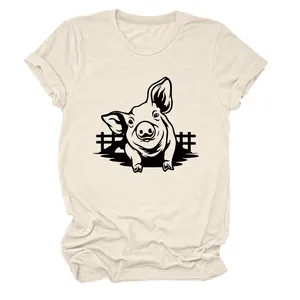 Vista dettagliata della simpatica stampa a testa di maiale su t-shirt beige donna a maniche corte