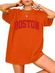 Casual oversized dames T-shirt in oranje met een opvallende rode Boston print