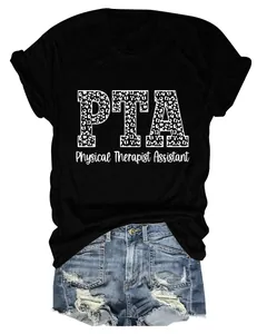 Camiseta negra PTA Physical Therapist Assistant leopardo con shorts