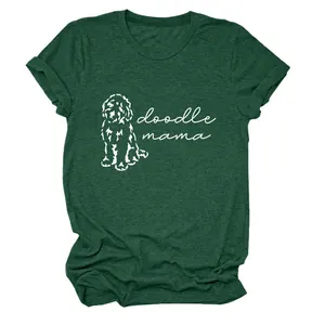 T-shirt décontracté col rond vert forêt pour femme avec imprimé chien doodle mama blanc