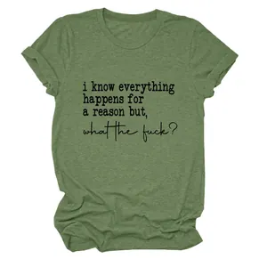 Vue détaillée d'un t-shirt femme vert olive avec imprimé texte 'i know everything'