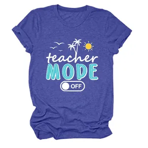 Camiseta azul de verano con gráfico "Teacher Mode Off" y diseño de palmeras.