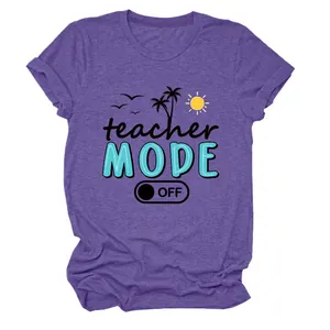 Vista detallada de la camiseta morada de manga corta teacher mode off para verano