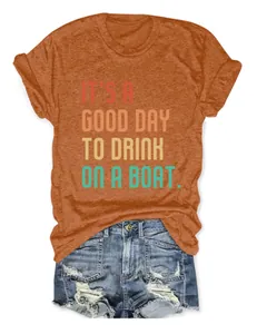 Lässiges orangefarbenes Damen-T-Shirt mit 'Drink on a Boat' Retro-Grafikdesign-Print
