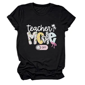 Detailansicht des schwarzen T-Shirts 'teacher MODE OFF' mit bunten Schulmustern.