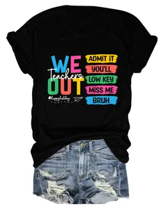 Detail van zwart dames t-shirt met kleurrijke grafische print met lerarenthema