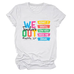 Detailweergave van de kleurrijke tekstprint voor leraren op wit katoenen T-shirt