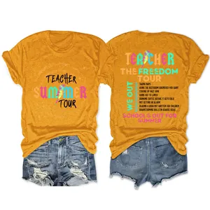 Dames Teacher Summer Freedom Tour grafisch geel t-shirt met activiteitenlijst op de rug