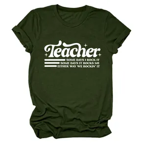 T-shirt verde scuro con dettagli grafici stampati 'Teacher'