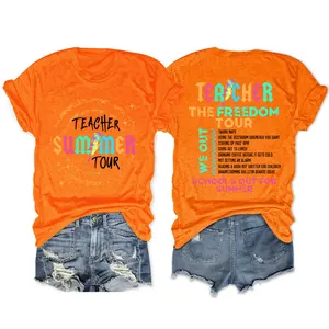 Gedetailleerd voor- en achteraanzicht van het oranje Teacher Freedom Tour T-shirt