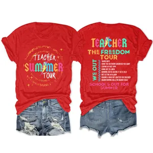 Gedetailleerd voor- en achteraanzicht van het rode Teacher Freedom Tour katoenen T-shirt