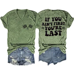 Groen dames T-shirt met V-hals en de 'If You Ain't First' tekstprint op de rug.